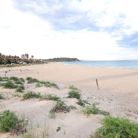 Apartament Cosy House With Garden Infront Of The Sea Creixell Zewnętrze zdjęcie