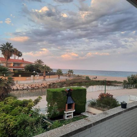 Apartament Cosy House With Garden Infront Of The Sea Creixell Zewnętrze zdjęcie
