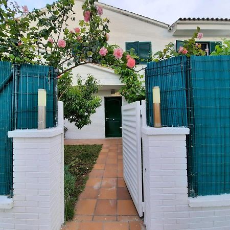 Apartament Cosy House With Garden Infront Of The Sea Creixell Zewnętrze zdjęcie