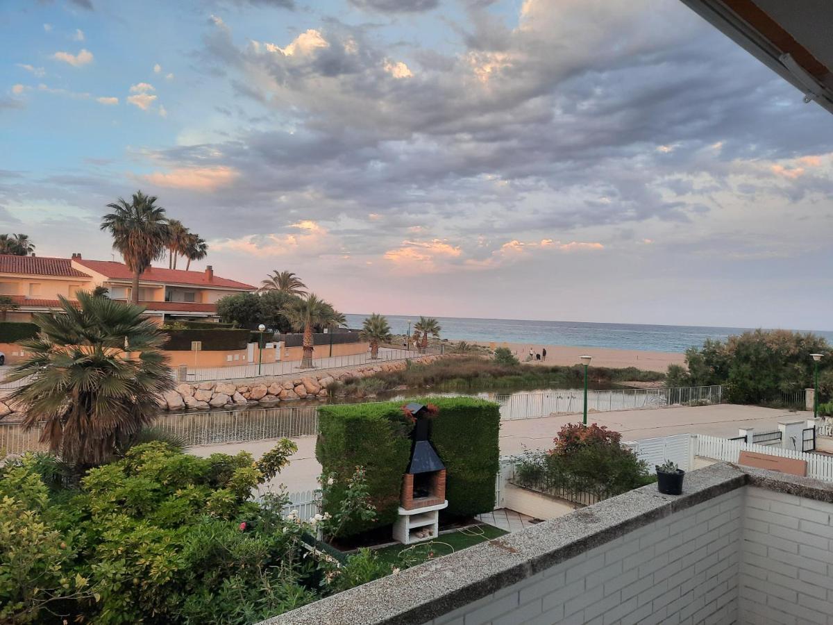 Apartament Cosy House With Garden Infront Of The Sea Creixell Zewnętrze zdjęcie