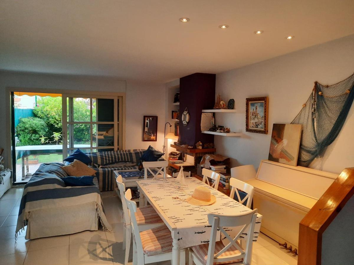 Apartament Cosy House With Garden Infront Of The Sea Creixell Zewnętrze zdjęcie