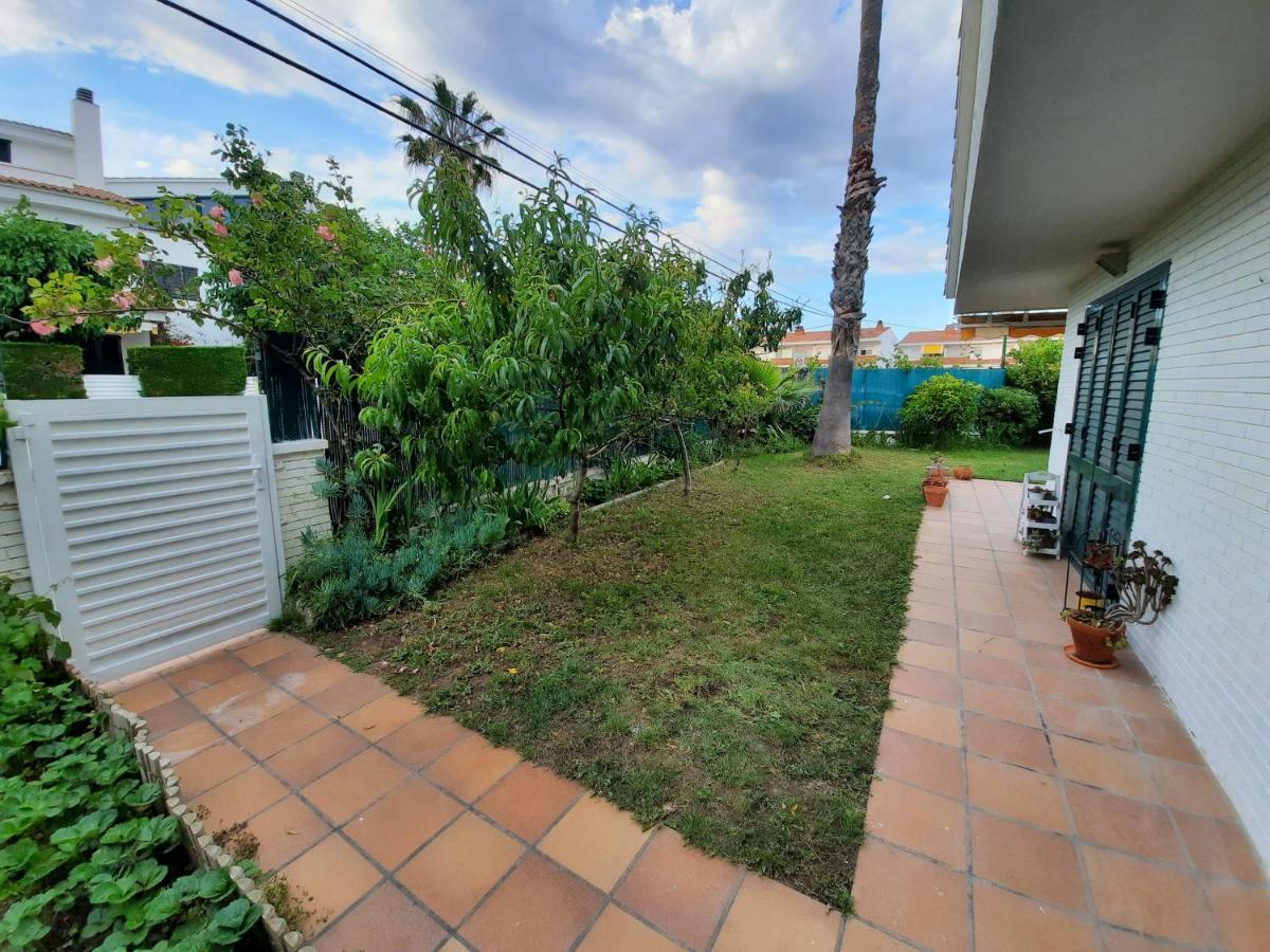 Apartament Cosy House With Garden Infront Of The Sea Creixell Zewnętrze zdjęcie