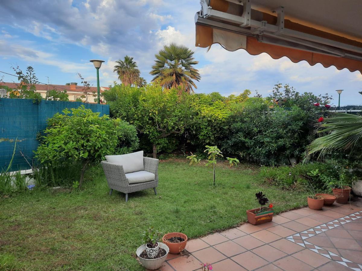 Apartament Cosy House With Garden Infront Of The Sea Creixell Zewnętrze zdjęcie